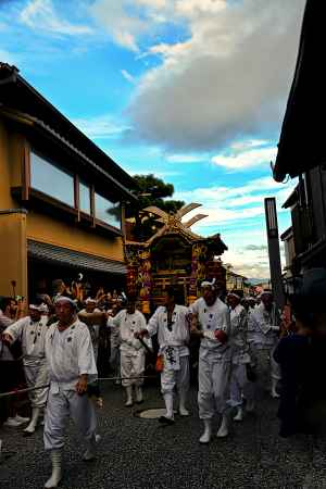 ずいき祭　ホイっとホイっと
