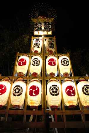 出御祭　風流灯籠