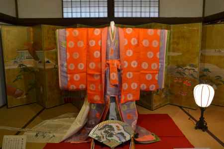 公家女房晴れの装い