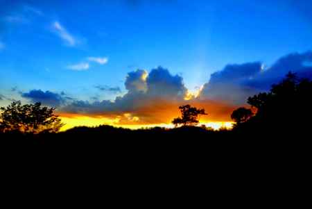 市内を照らす夕焼け