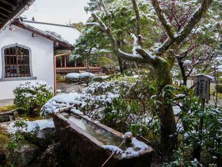 雪降り積もる青蓮院①