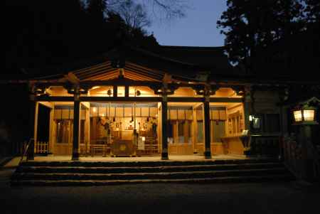 夜の貴船神社
