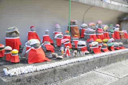 六角堂　色とりどりのお地蔵さん③