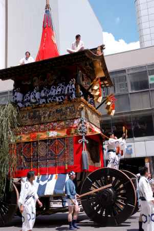 北観音山　山鉾巡行