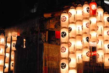 宵山の長刀鉾の提灯
