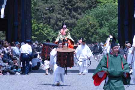 葵祭　駒女の行列
