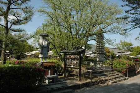 乙訓寺の弘法大師像