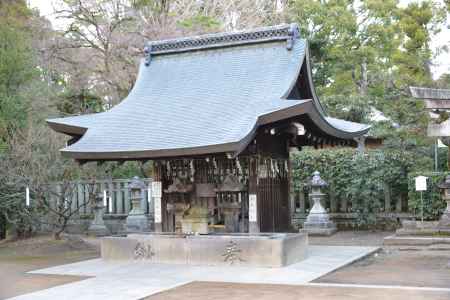 手水舎にも牛が