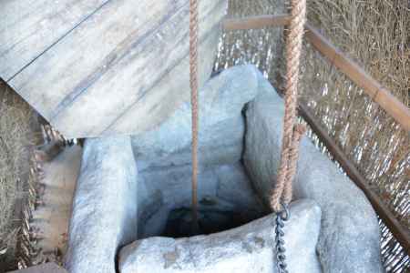 井戸をのぞけば