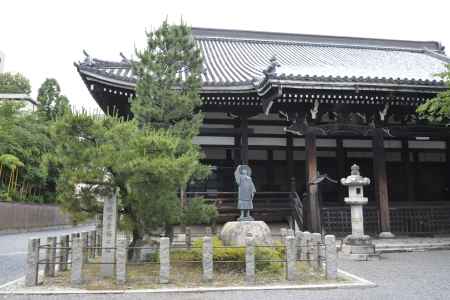 光悦翁手植之松と長谷川等伯像