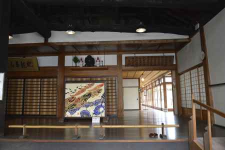 色鮮やかな衝立