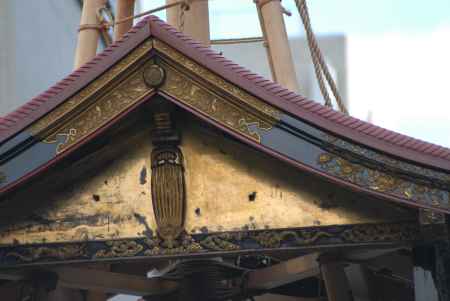 鶏鉾屋根の飾り