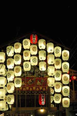 南観音山の駒形提灯