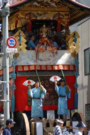 山鉾巡行へ向かう放下鉾