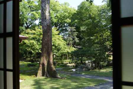 旧三井家下鴨別邸　窓からの眺め