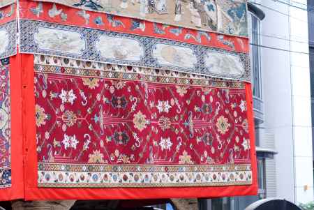 鶏鉾　胴懸のインド絨毯