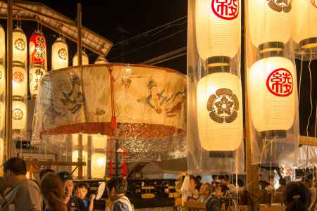 綾傘鉾と駒形提灯