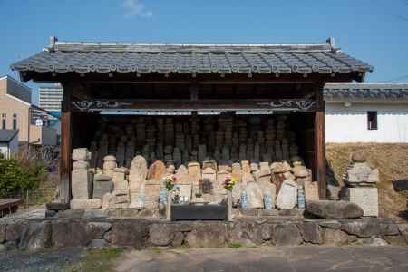 勝竜寺城公園　石仏