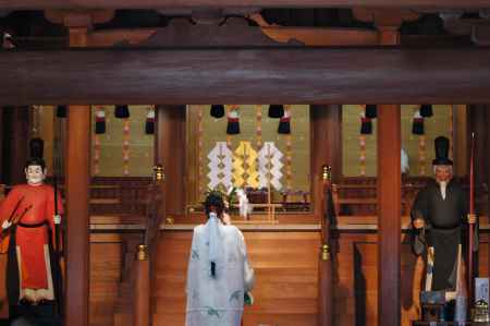 祈祷殿と巫女