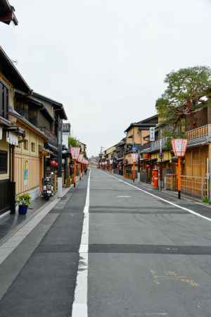 花見小路　電線無くなりました