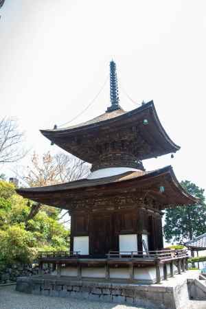 堂々たる多宝塔