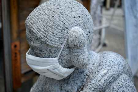 大黒様もマスクです