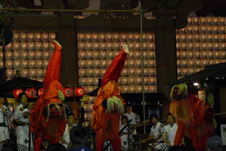 三頭の獅子舞