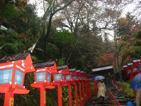 秋雨の貴船神社
