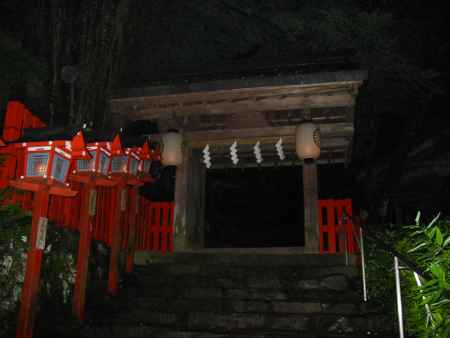 夜の貴船神社