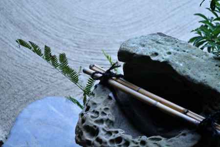 白砂と浄めの鉢