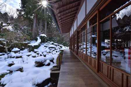 門跡、雪の客殿