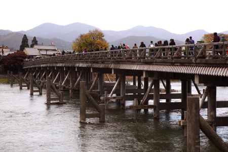 秋の渡月橋