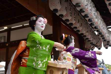 八坂神社,節分祭,祇園甲部歌舞会舞踊奉納後豆まき