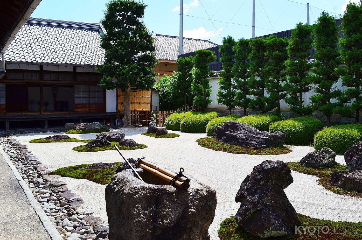 妙蓮寺　十六羅漢石庭